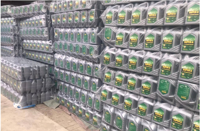 2L Grey HDPE Plastic Engine Oil Canister Large Capacity Engine Coolant Bottle