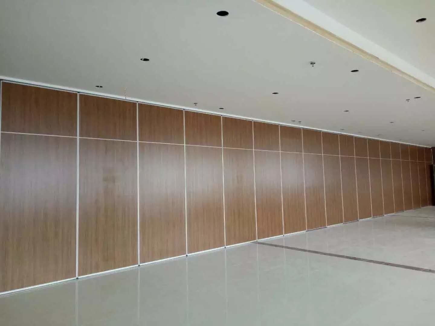 Customized Hotel Hanging System Mobile Room Divider With Wheels And Tracks