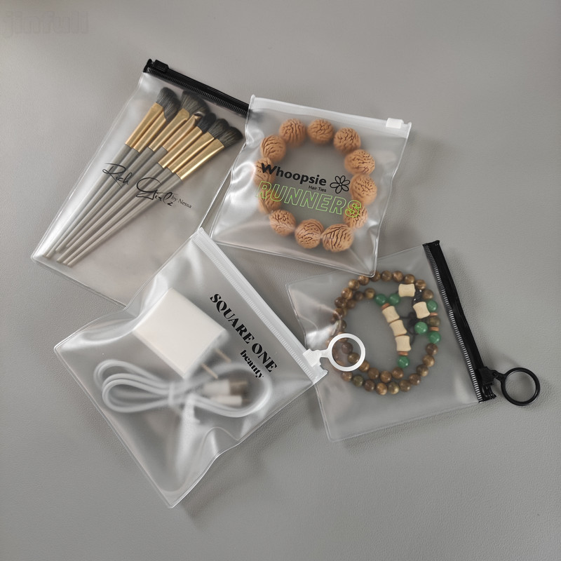 Multifunctional Convenient and durable zipper bags for transportation