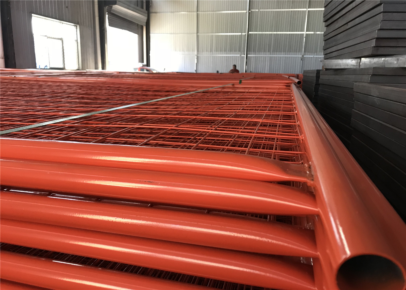 Powder Coated Temporary Construction Fencing Panels OD 32mm*1.4mm 2.1mx2.4m Mesh 60mm*150mm