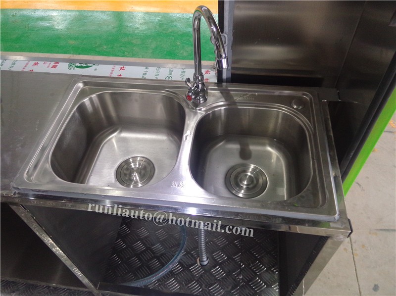 Custom Logo RHD Mobile Fast Food Truck In Malaysia Euro4 Emission Standard