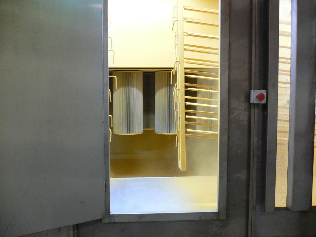 High Quality Powder Coating Line with Electrostatic Spray Guns for Profiles