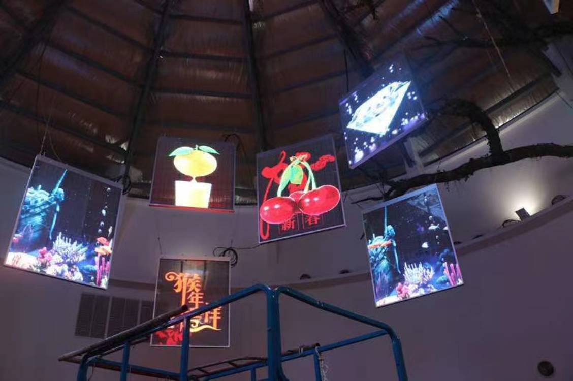 SMD2121 Advertising Transparent Led Light Poster Display P2.8x5.6 Two Side