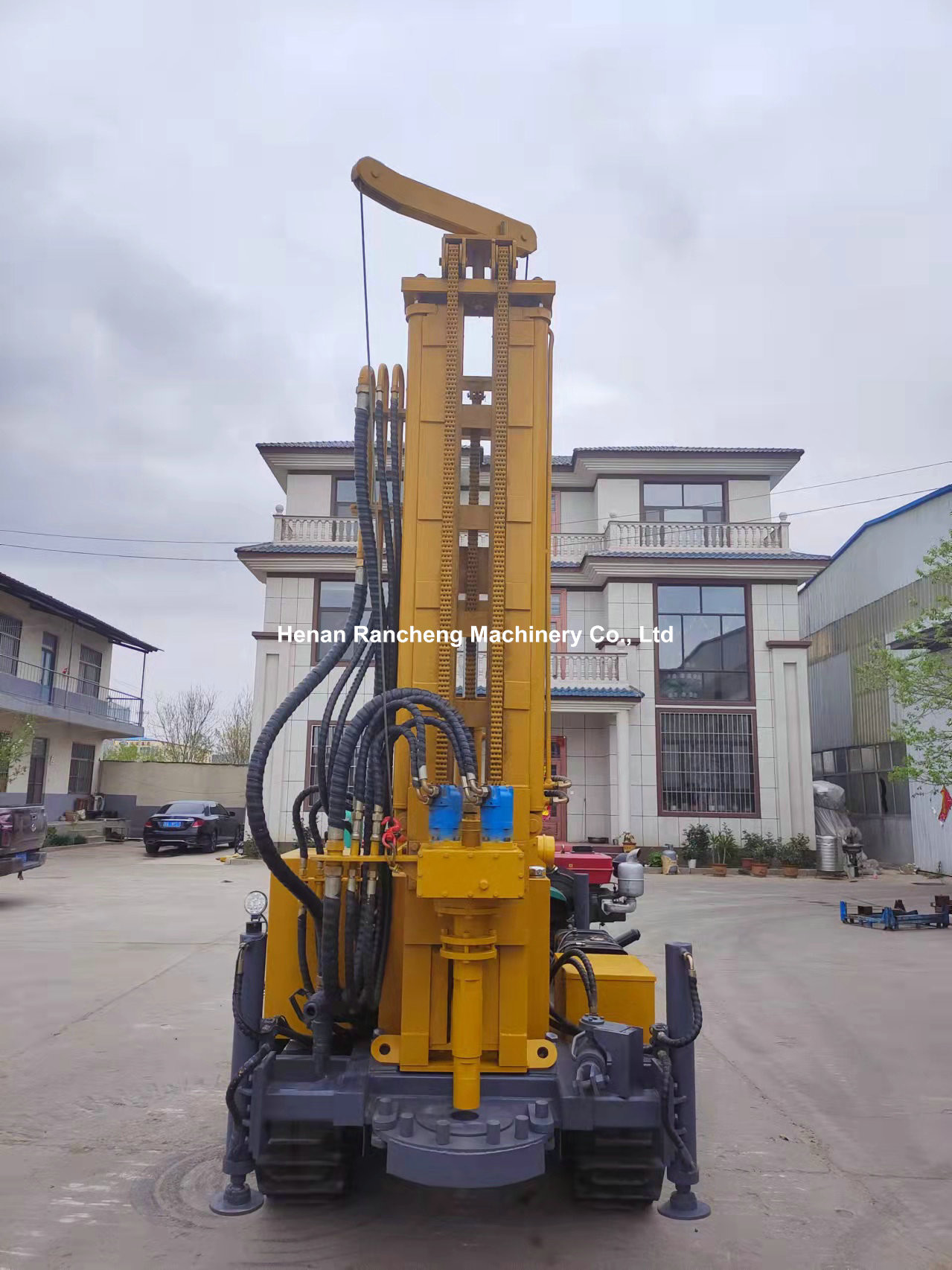 Crawler Type Hydraulic Water Well Drilling Rig For Core Drilling Rig Home Water Well Equipment 150m Depth