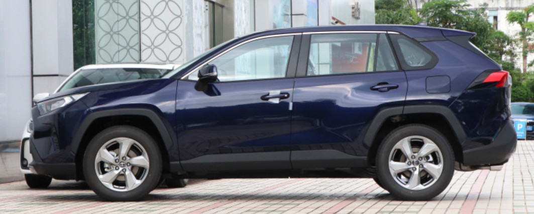 TOYOTA RAV4 Rongfang 2022 model 2.0L CVT two-wheel drive fashion version compact SUV