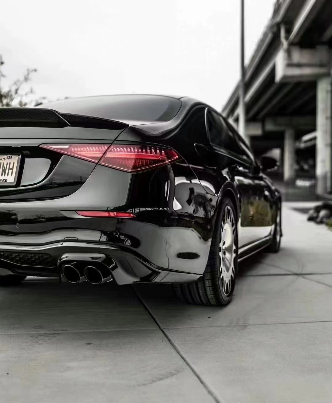 For Mercedes S-Class W223 S400 S450 Carbon Fiber Body Kit W223 Maybach Upgraded BUS Style Front Shovel Diffuser Spoiler