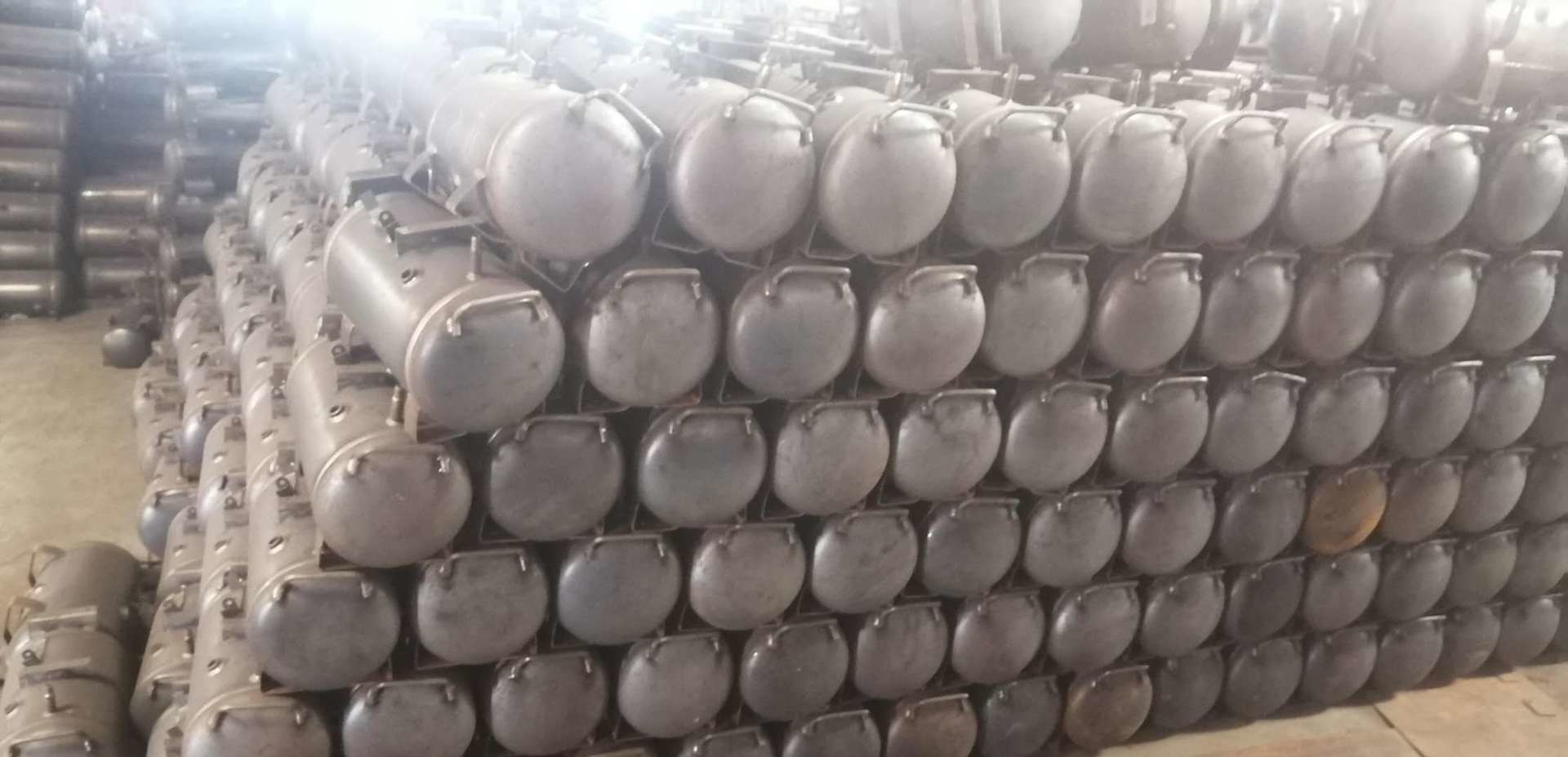 Polished Welding Stainless Steel Storage Tank Custom Chemical Storage Tank