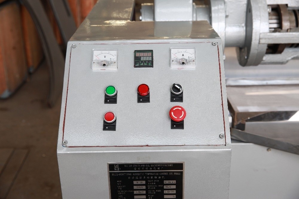 150-200 Kg/H Screw Oil Press Machine Short Preheating Time 1450kg Weight