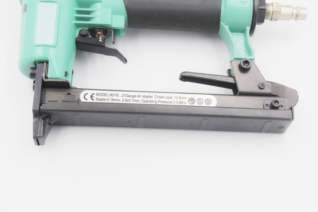 Hot Sale Durable 21 Gauge Fine Crown Air Pneumatic Staple Gun (Green) Air Stapler 8016 for Furniture Decoration