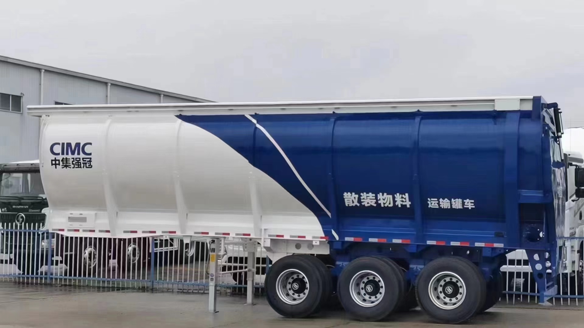 CIMC 3 axis carbon steel 20 to 30 cbms Cryogenic liquid oxygen hydrogen natural gas transport pressure vessel tank truck trailer
