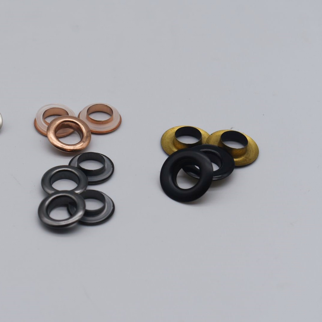 Shiny Metal Finish Garment Buttons Eyelet Spray Painted Metal Grommets