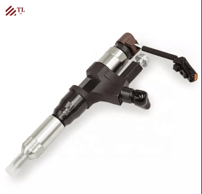 YU'AN 0995000-6353 23670-E0050 Fuel Injector For Hino J05E Excavator Engine Model 6D107
