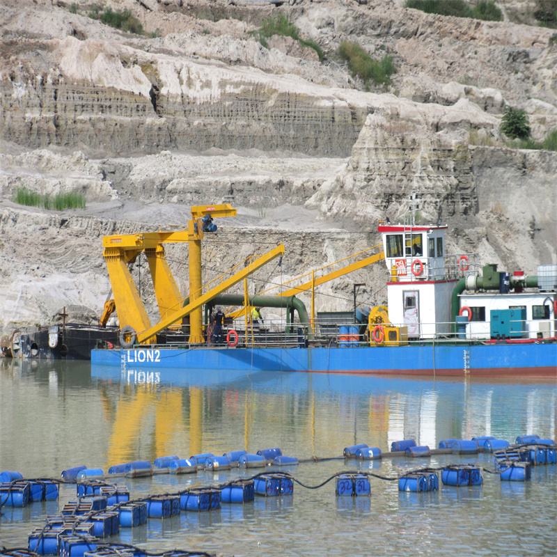 18 Inch Cutter Suction Sand Dredger with Hydraulic Control System