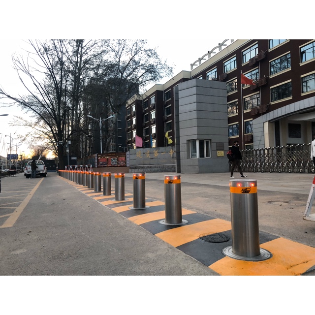 Customized Safety 304 Hydraulic Bollard System Remote Control Driveway Bollards