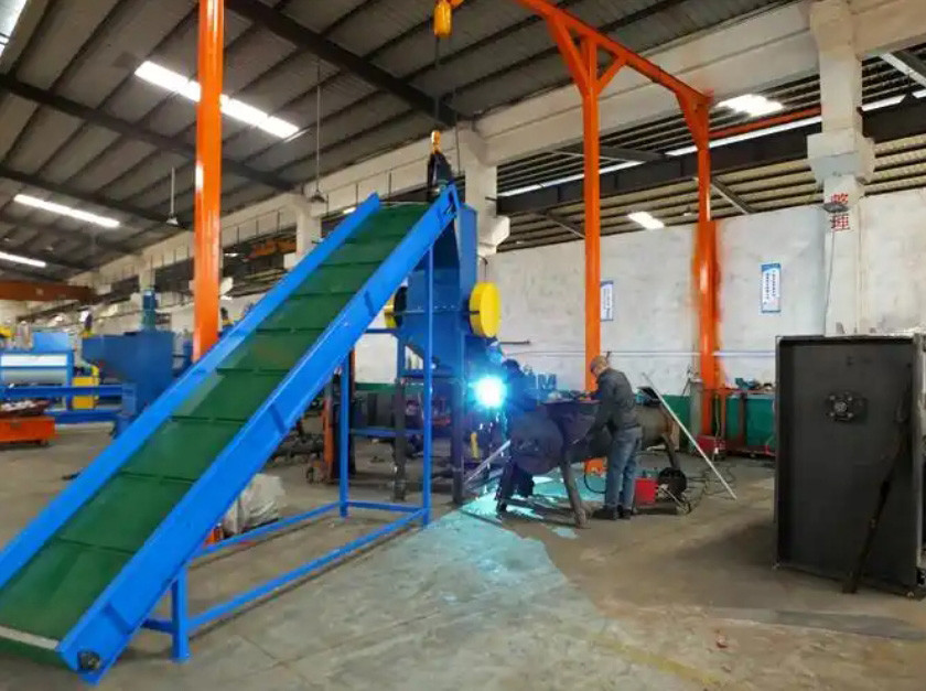 Recycling Plastic Bottle Machinery System Plastic Granulator Machine