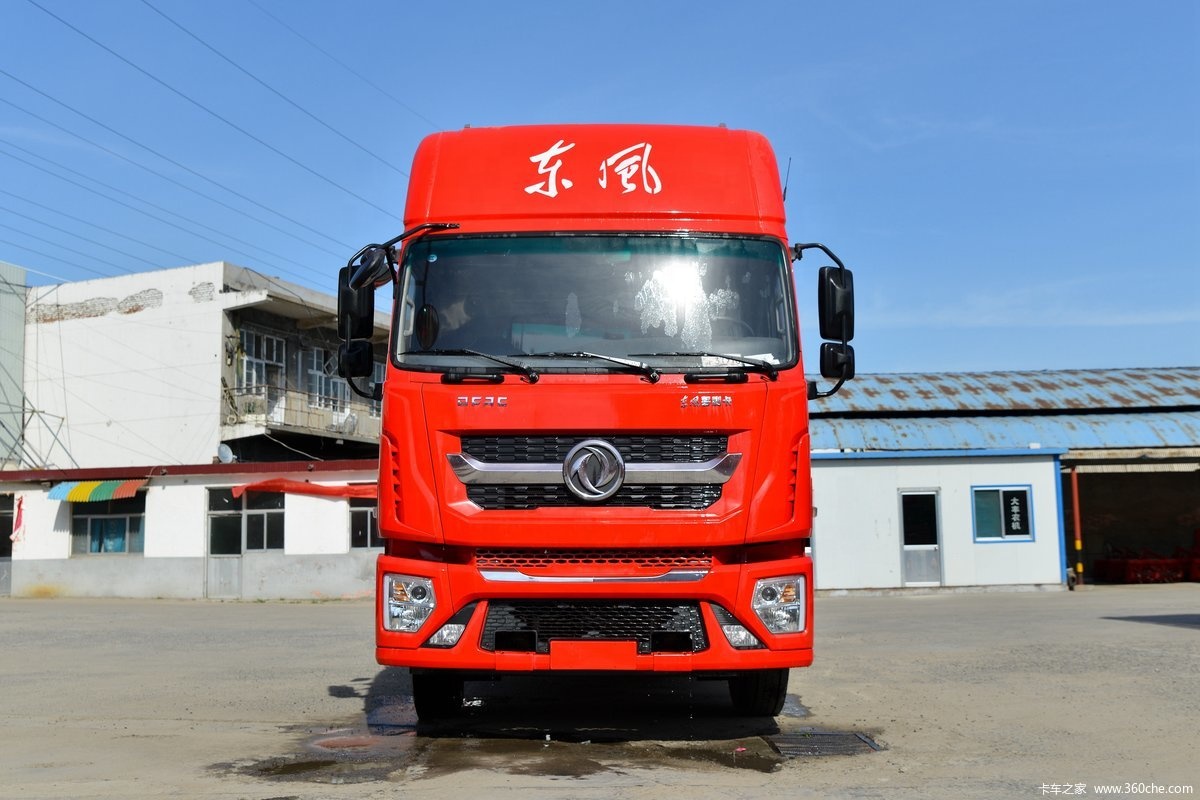 Transport Love Cows Safely and Efficiently with Dongfeng Left Hand Driving Cargo Trucks