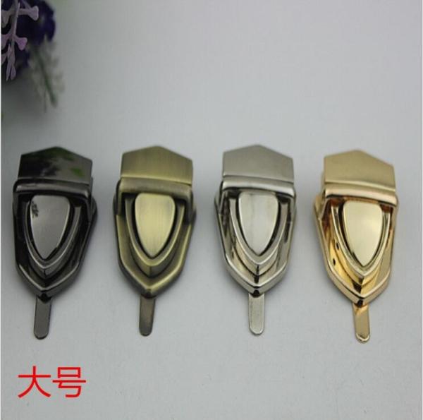 Promotional bag metal fittings handbag locks modern light gold push lock for