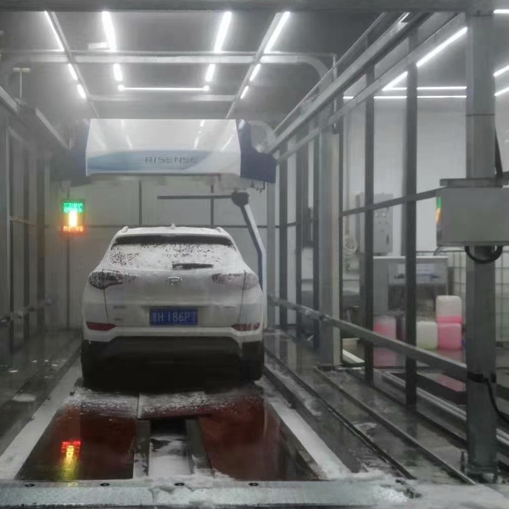 Risense 360 Magic Model Robot High Pressure Car Wash Machine 3670*1330*1300mm Dimensions