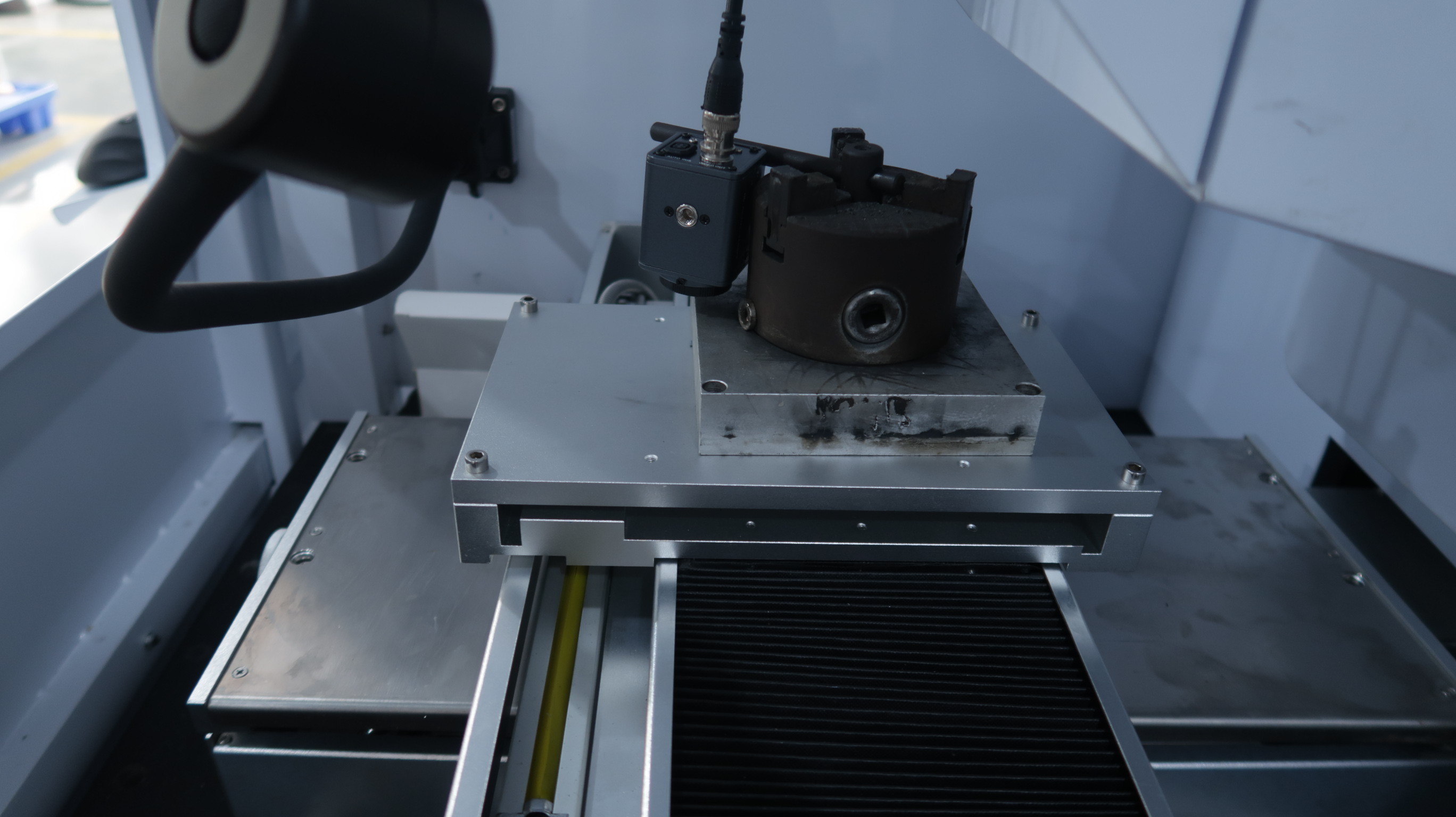 Automatic Metal CNC Fiber Laser Cutting Machine, Water Cooling PCD/PCBN Cutter