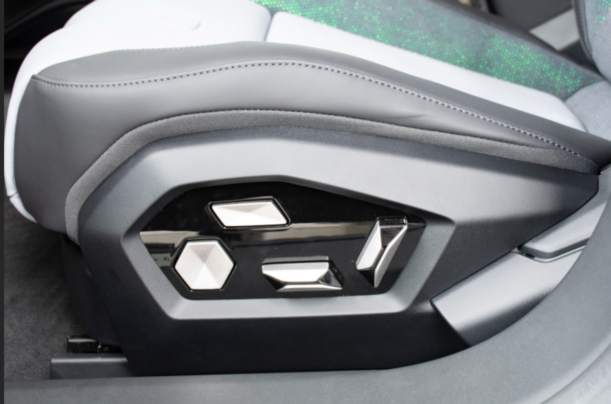 GAOHE Hiphi Z 2023 5-seater version 4 Door 5 seats Sedan medium and large car