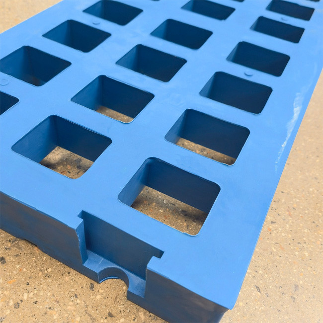 Black Cololr Excellent Rubber Screen Panels 40*8mm For Industrial Vibrating Screens