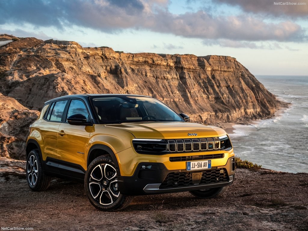 Small Compact Family Focused All Electric Crossover SUV Jeep Avenger With WLTP400km