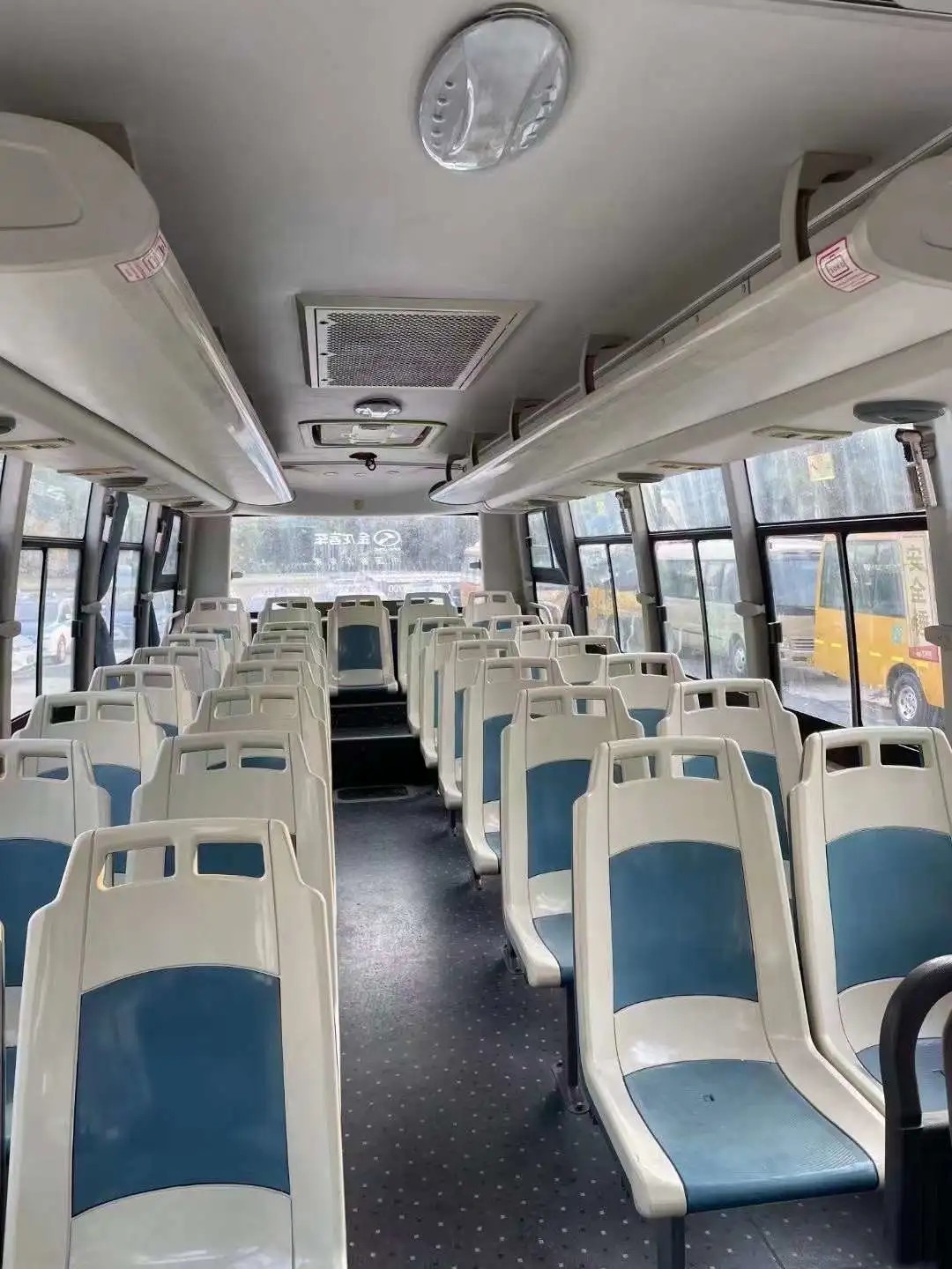 Used Passenger Bus Yuchai Engine 33 Seats Manual Transmission A/C Sliding Window 2nd Hand Kinglong Bus XMQ6759