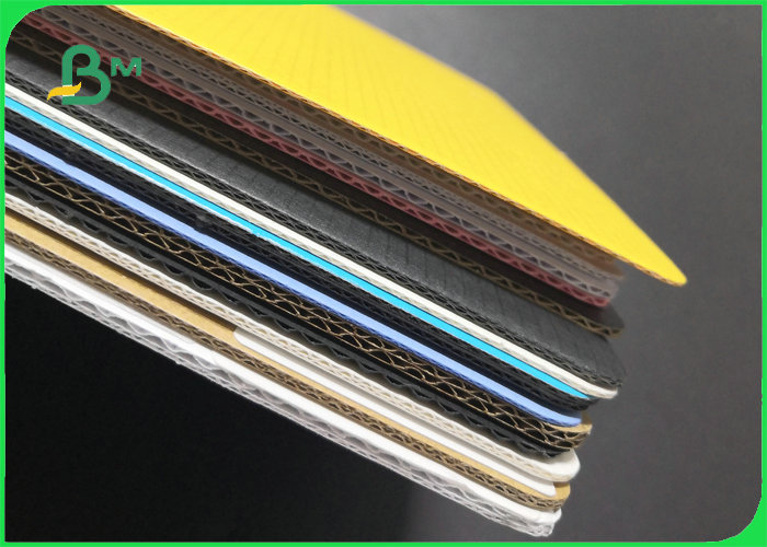 Light Weight 3 Ply Color Corrugated Board For Packaging Boxes 50 * 70cm