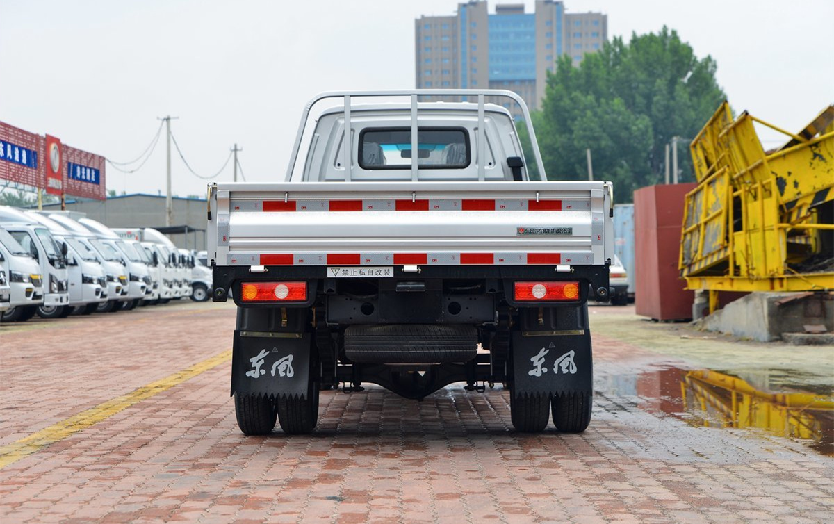 Dongfeng Tuyi T3 1.6L 123 Horsepower Gasoline 3.7 Meters Single Row Guardrail Small Truck