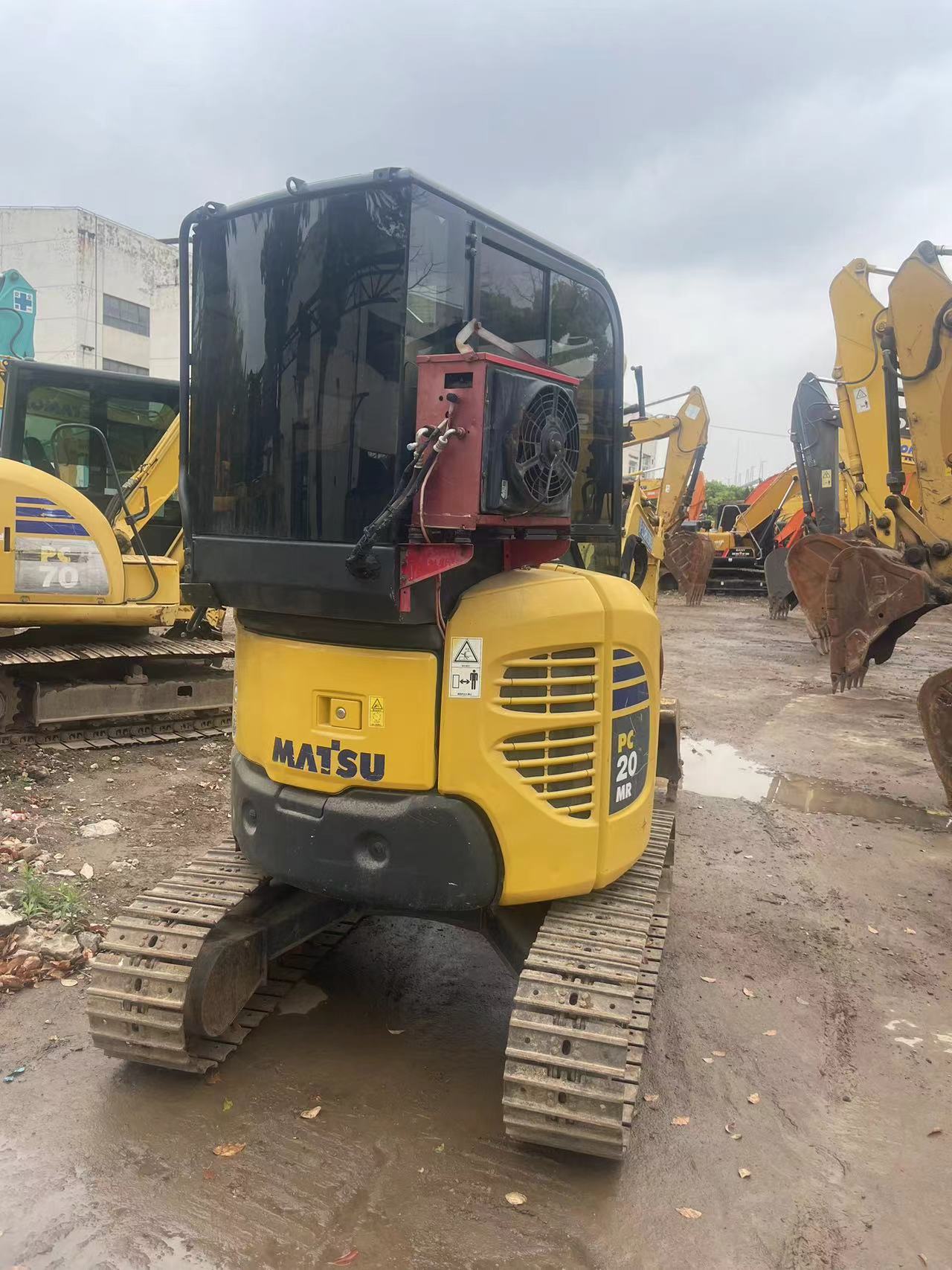 The best mini excavator Komatsu PC20 with cab small digger used machinery excavators mini mini small excavator