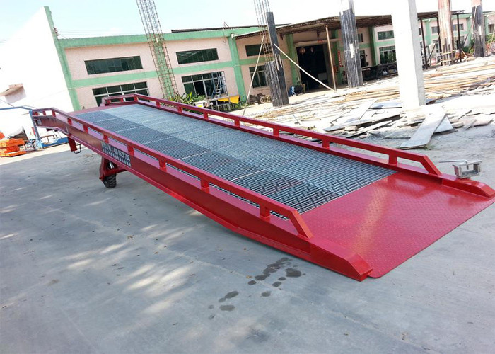  CE Certification Steel Mobile Loading Ramps With 10 Ton Capacity Manufactures