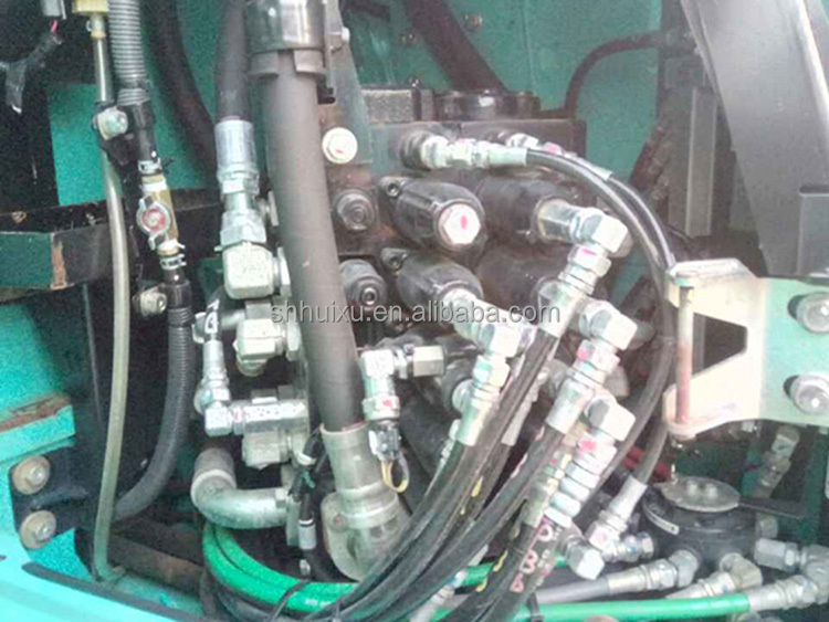 low working hours second hand crawler excavator kobelco 135/original color used kobelco 135 on sale