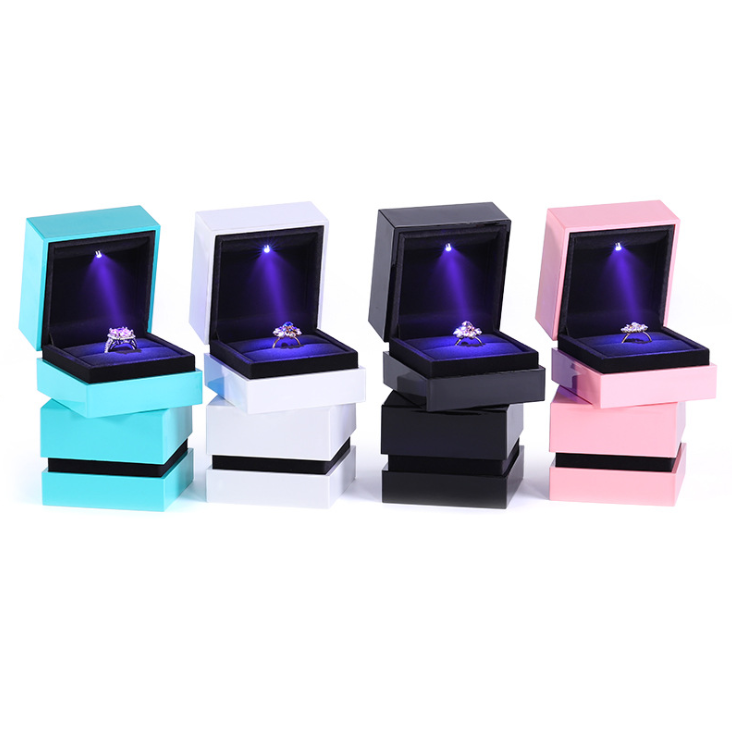 7.4*7.4*6cm Luxury Premium Jewelry Boxes , Recycled Paper Mache Gift Boxes