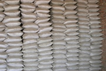 Grade I 85% Alumina Calcined Bauxite with Best and International Standard SiC Content %