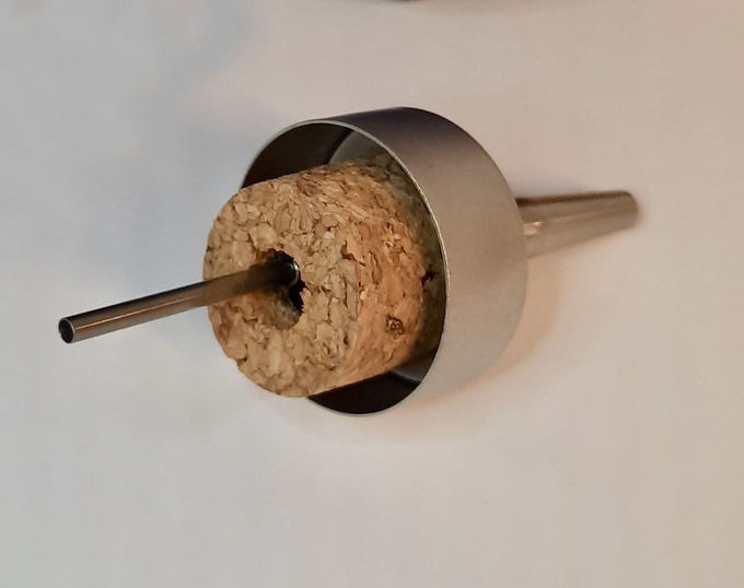 Factory Wholesale 304 Stainless Steel Oil Pourer Spout with Cork Stopper for 38mm bottle