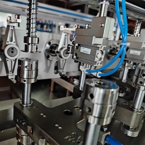 Precision 0.01 mm Six-Station Automatic Winding Machine for 3KW Magneto Stator