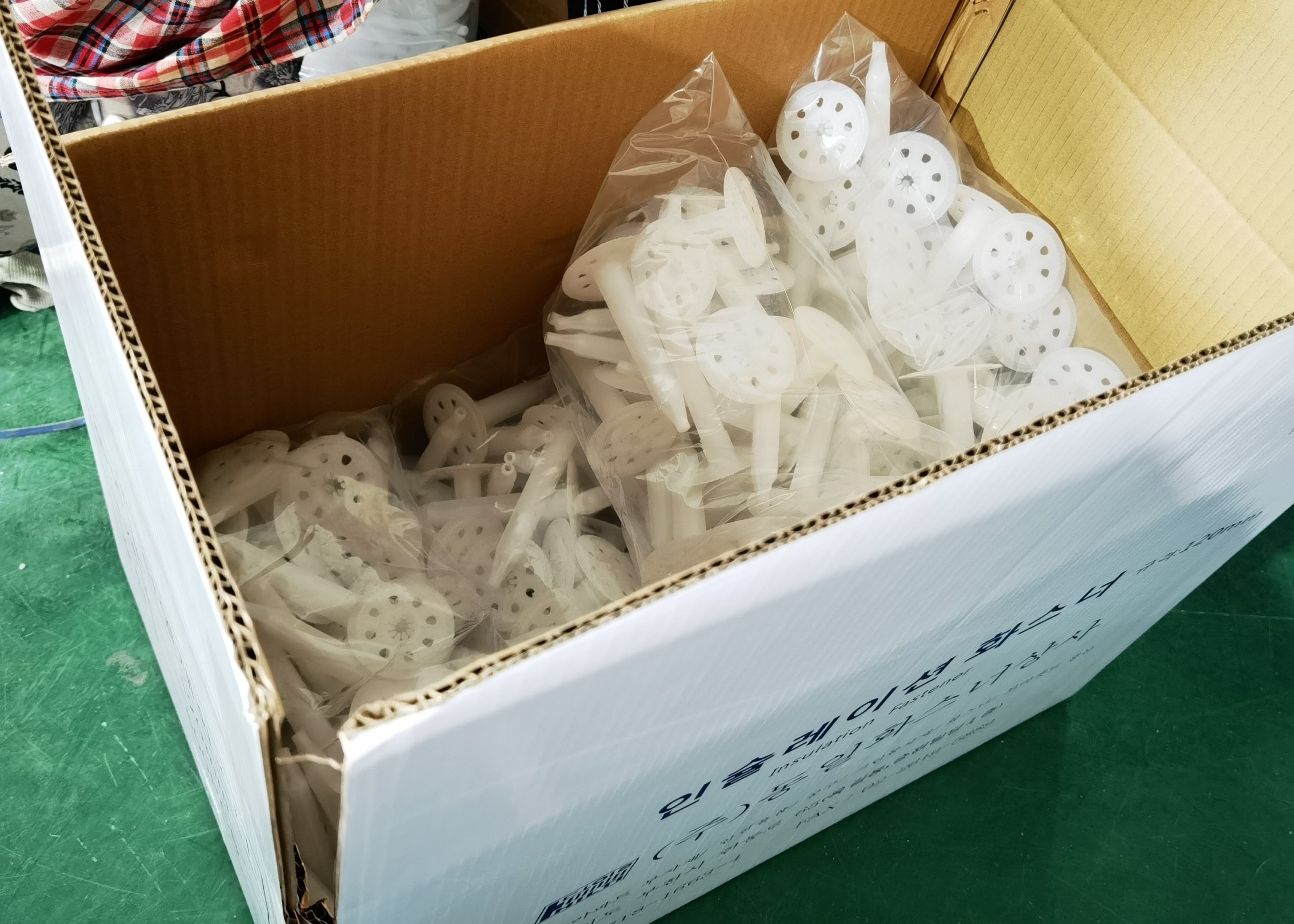 High Quality Insulation Fasteners for Fixing Mineral Wool and EPS Boards