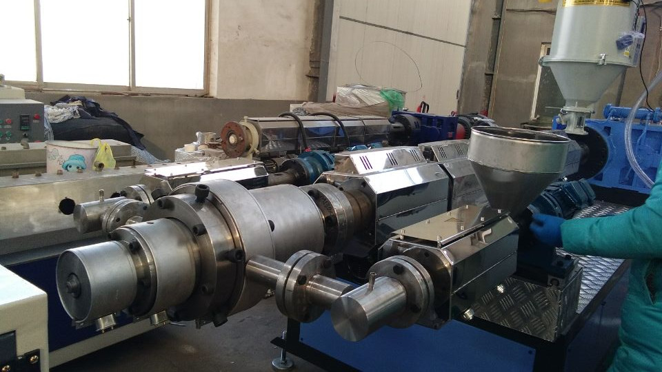 Single Screw Extruded PE Pipe Extrusion Line HDPE Pipe Extrusion Line