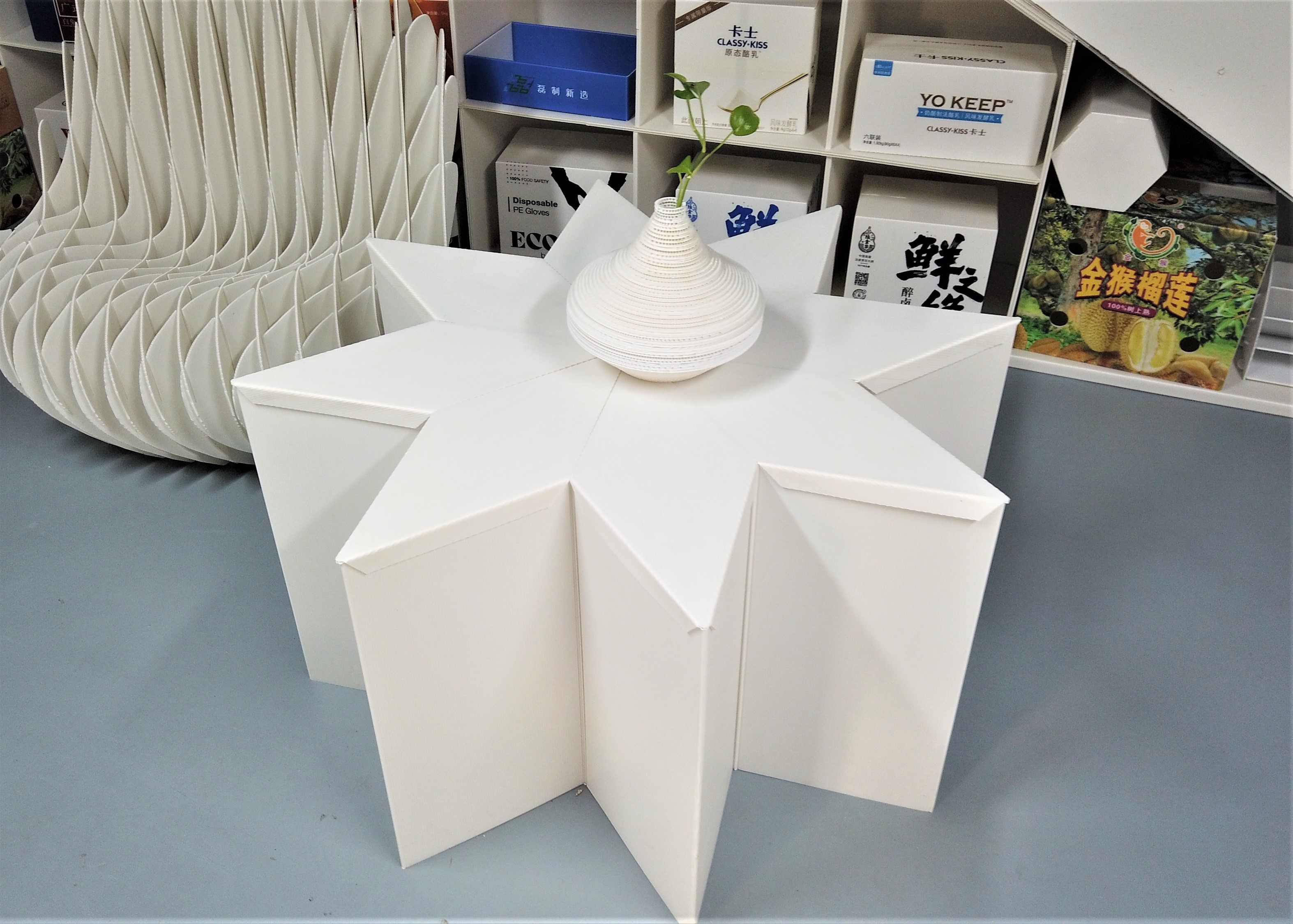 Hollow Sheet Corrugated Plastic Furniture 2-5mm Waterproof Foldable