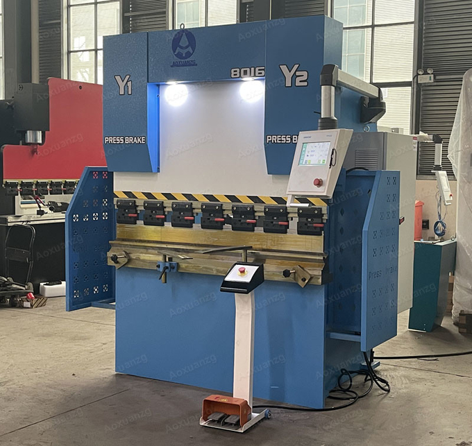 6mm Thickness Metal Sheet CNC Hydraulic Bending Machine 1600mm Press Brake 80T