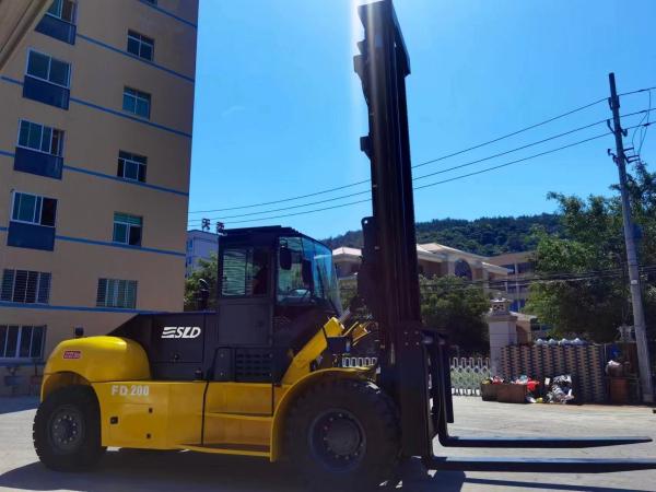 20 Tons Diesel Forklift FD200 Rated Load 20000kgs High Mast Lifitng Height