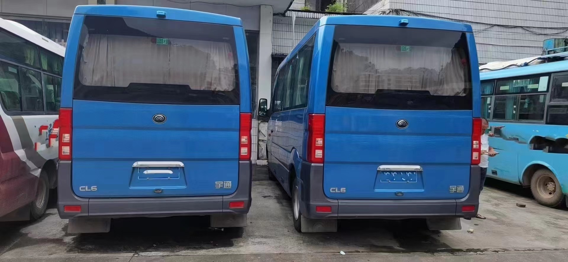 Coach Yutong Mini Bus CL6 2021 Luxury Coach Bus 9seats 150hp Engine Passenger