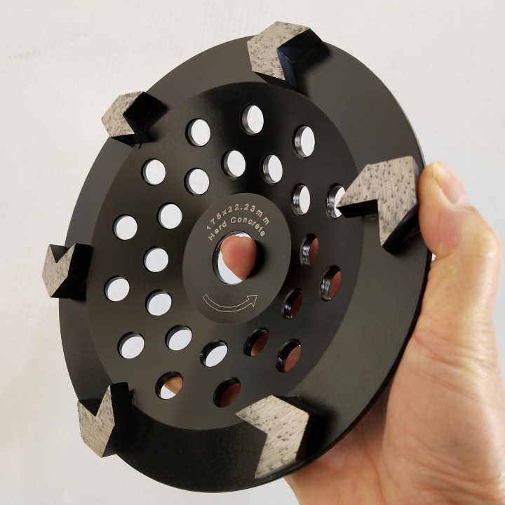 180mm 7 Inch Diamond Cup Concrete Grinding Wheel V Shape Teeth