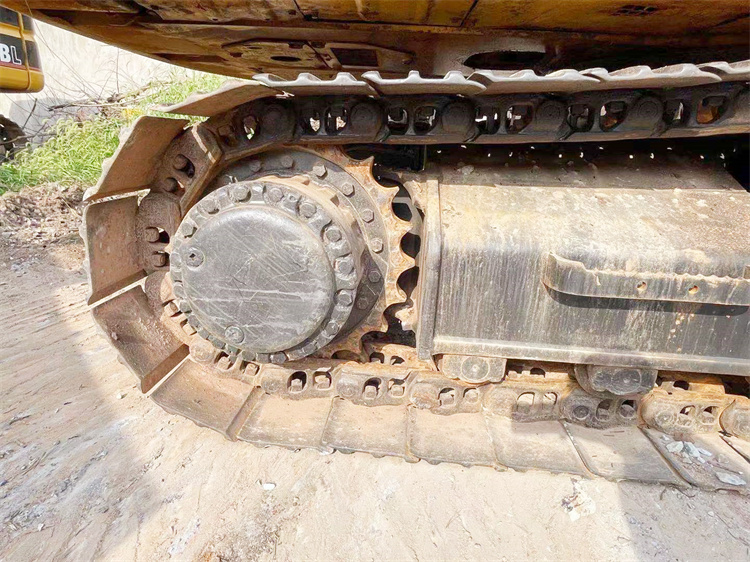 Good Condition 2016 Original Hydraulic Cylinder Used Cat Excavator 330c 30 Ton from Japan