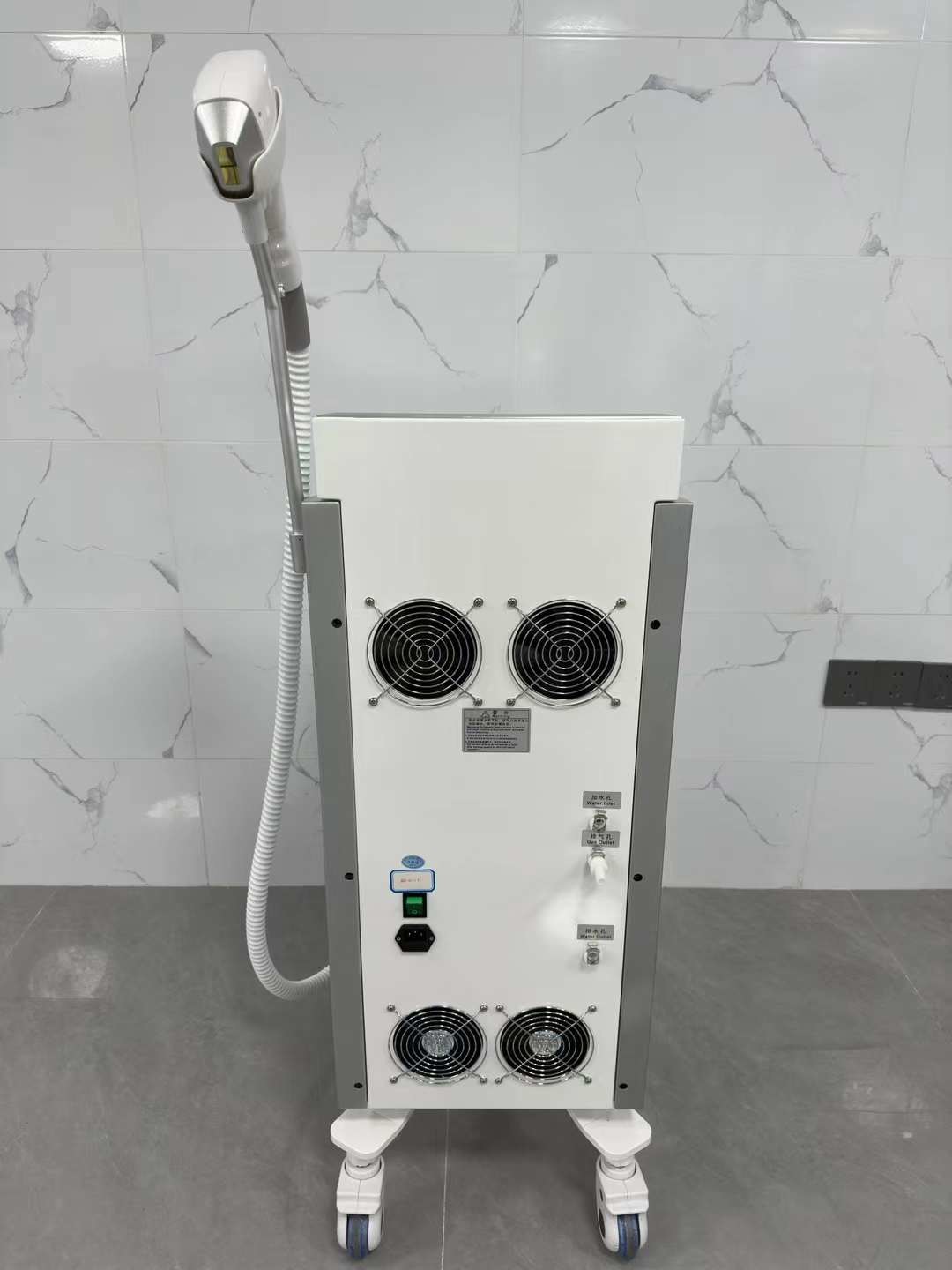 15 Inch Touch Screen Permanent Hair Removal Laser Machine 1200W With Dual Fans