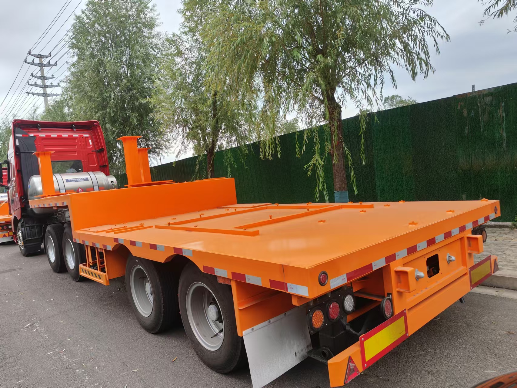 CIMC 40/ 45ft 2 Axle space frame structure of high-strength steel 16Mn steel welded longitudinal beam Entensible Flatbed Trailer
