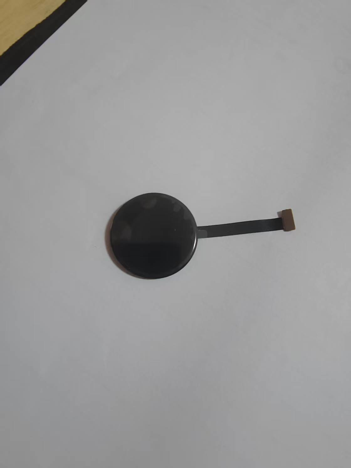 1.04 Inch Round AMOLED Display Module 450cd/M2 340x340 Resolution QSPI Interface