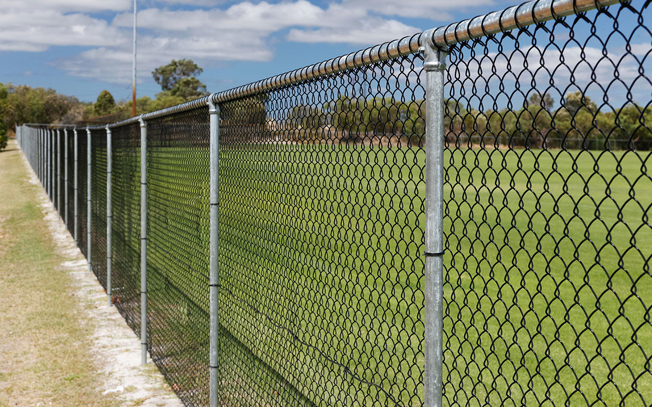 PVC Coated Black Chain Link Fence Cost /Cyclone 2.4m*15m*50mm*3.3mm*58kg