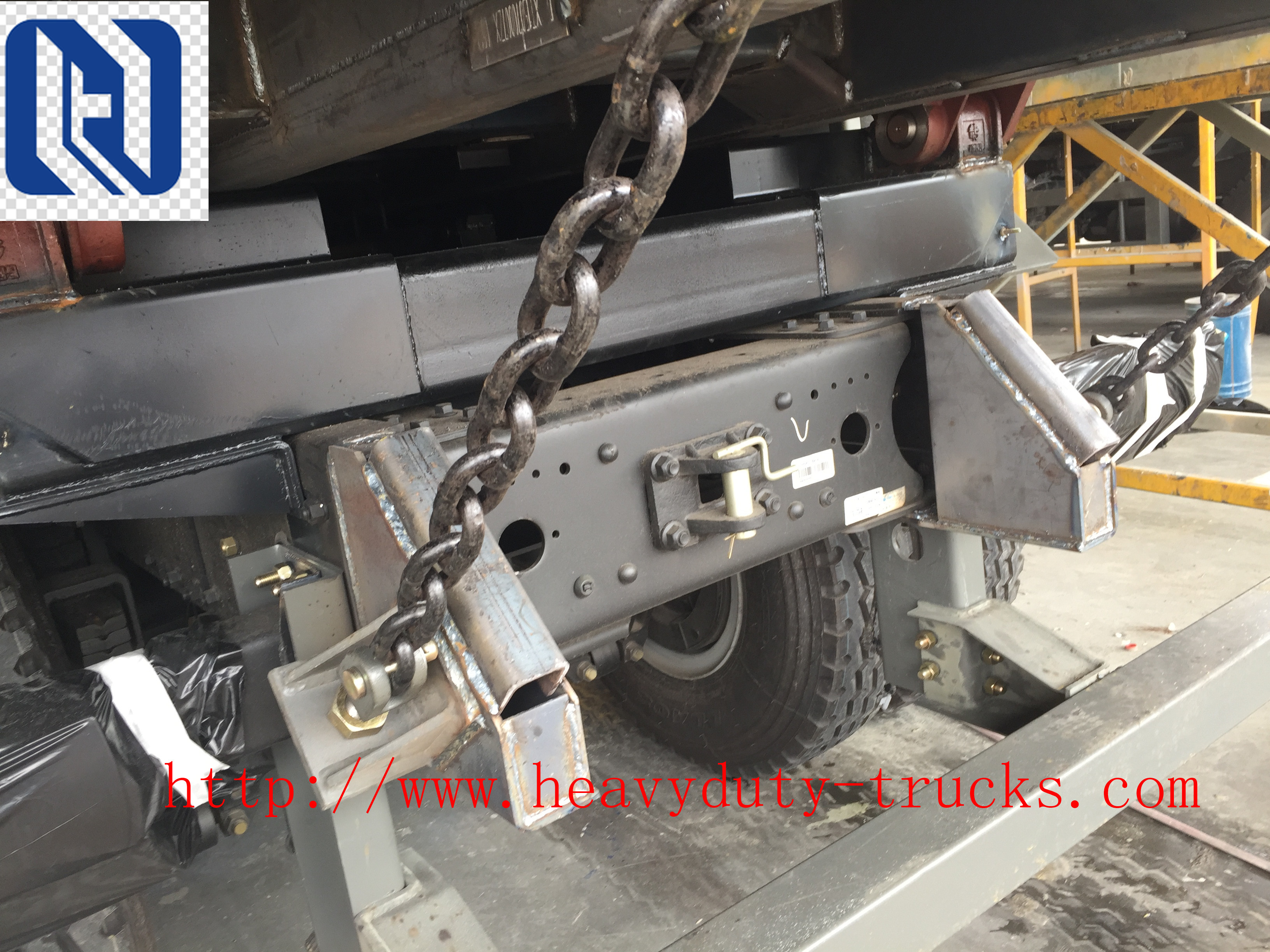 Middle Lifting Heavy Duty Dump Truck , Sinotruck Howo 6x4 10 Wheeler Truck