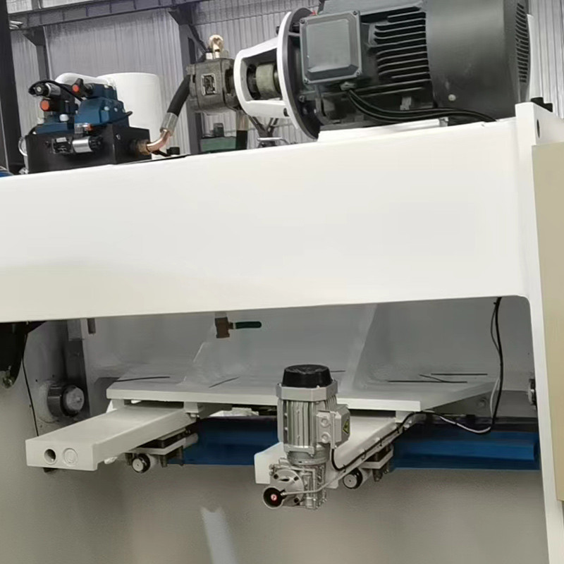 Metal Hydraulic Guillotine Shearing Machine CE ISO QC12K-16*1600